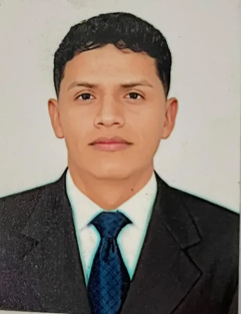 Nayman Llatas Guevara, auxiliar contable